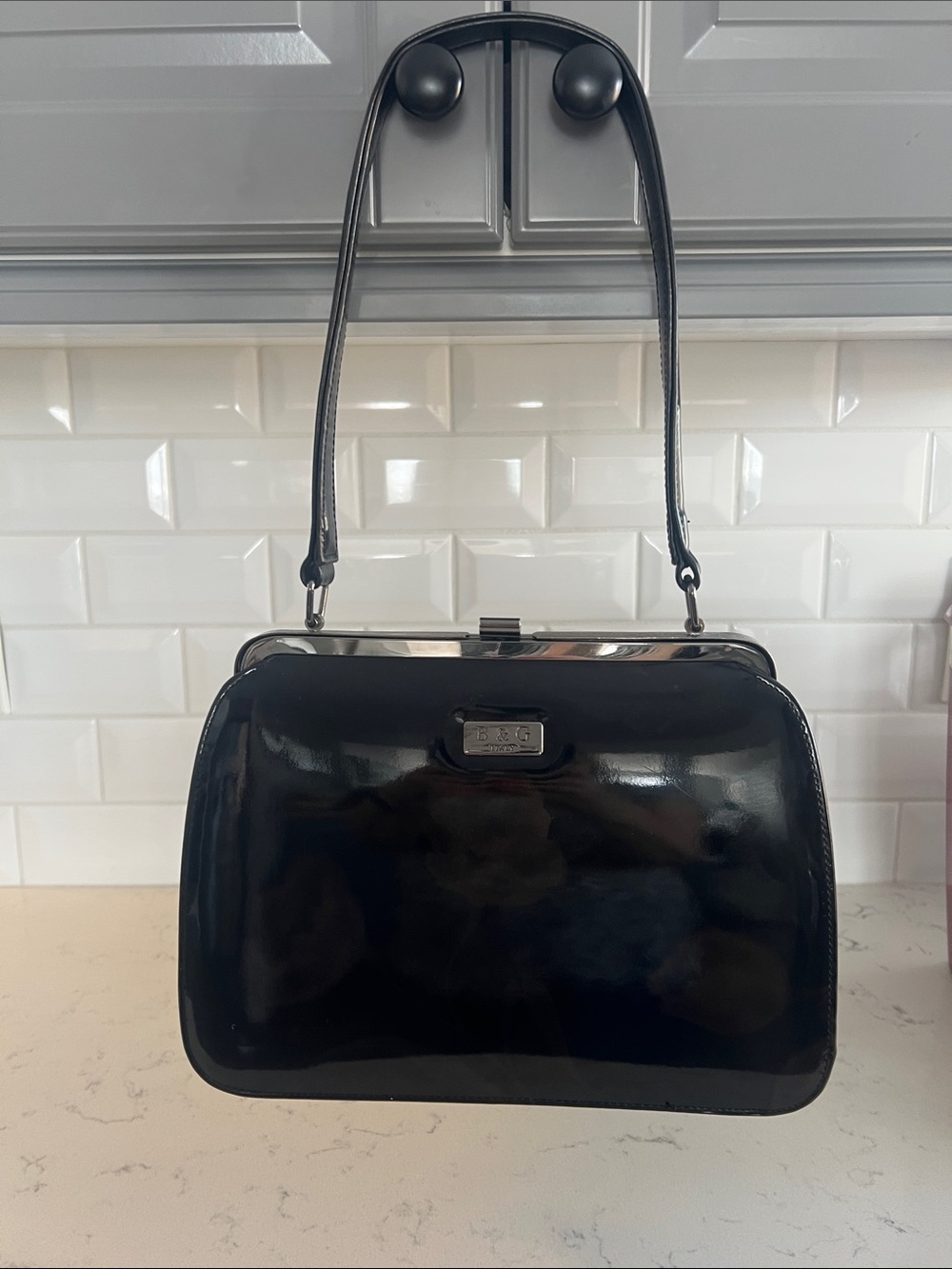 B&G Italy patent shoulder bag